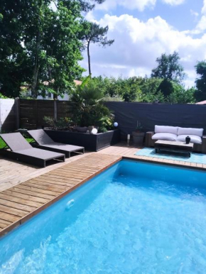Villa piscine chauffée entre Bordeaux et Lacanau